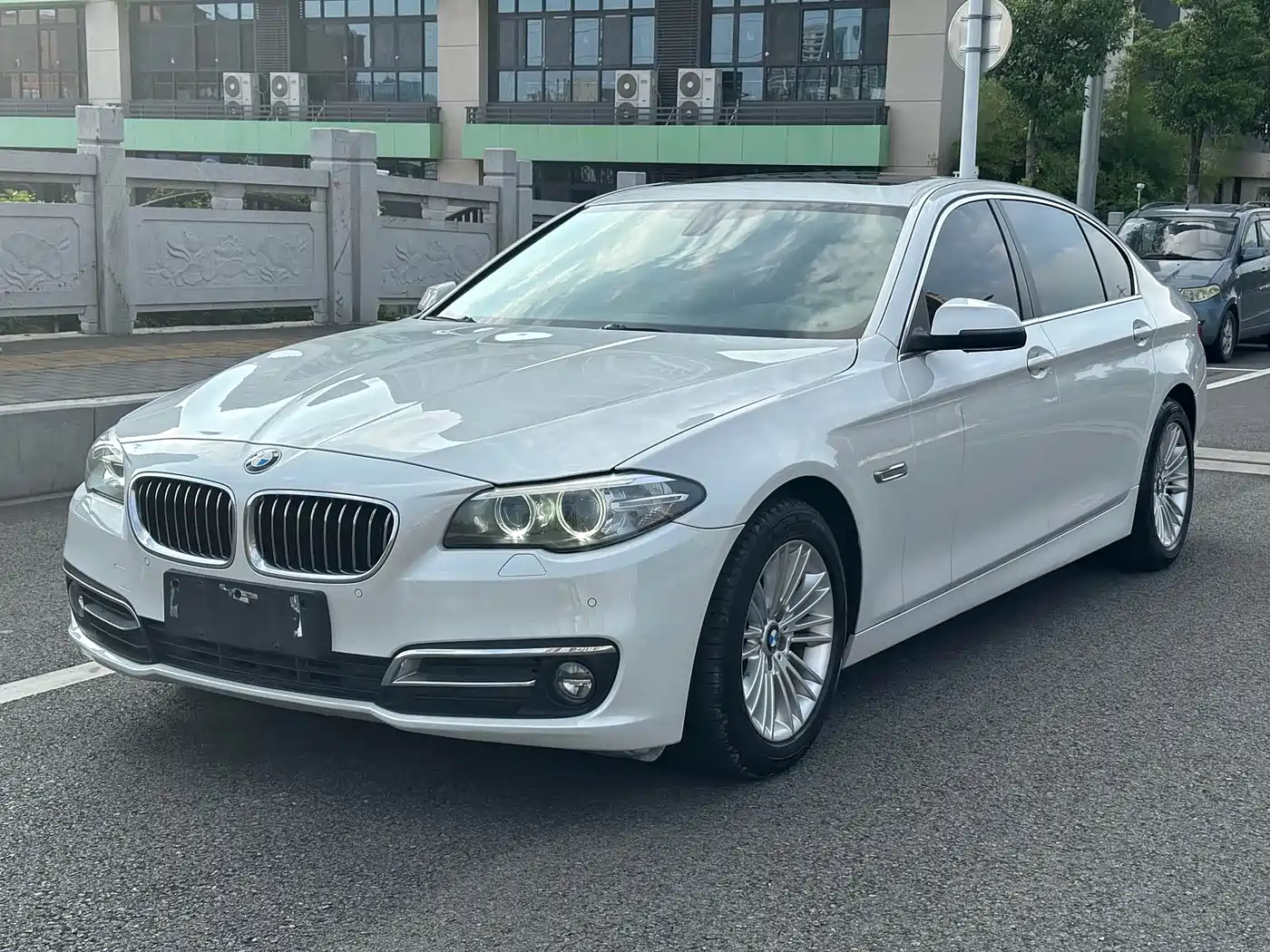 BMW 5 Series 2014 525Li Leading