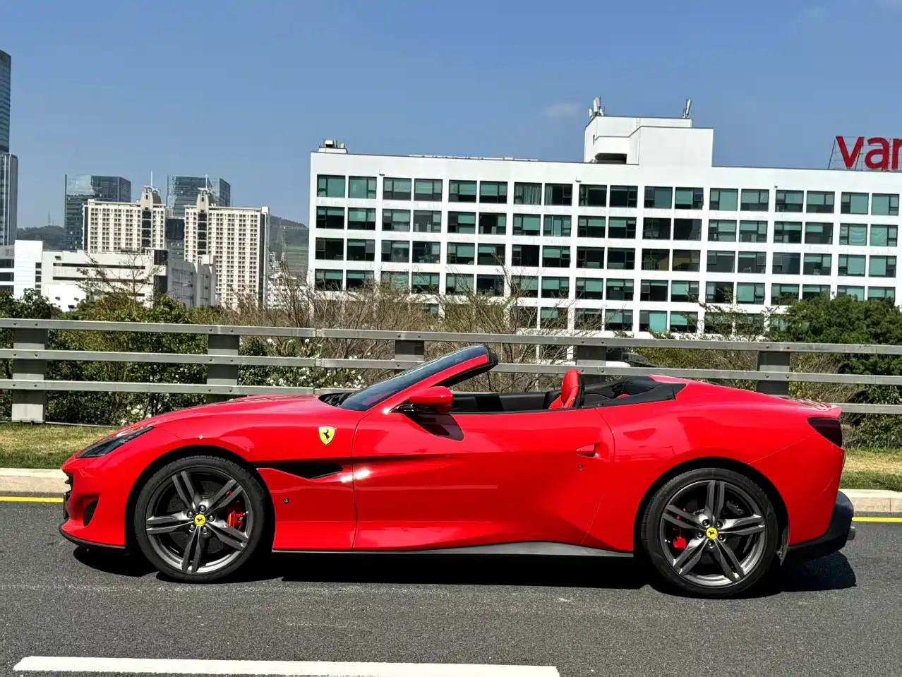 Ferrari Portofino 2019 2018 Model 3.9T