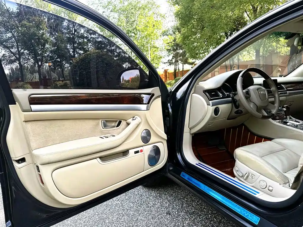 Фото 6 - Audi A8