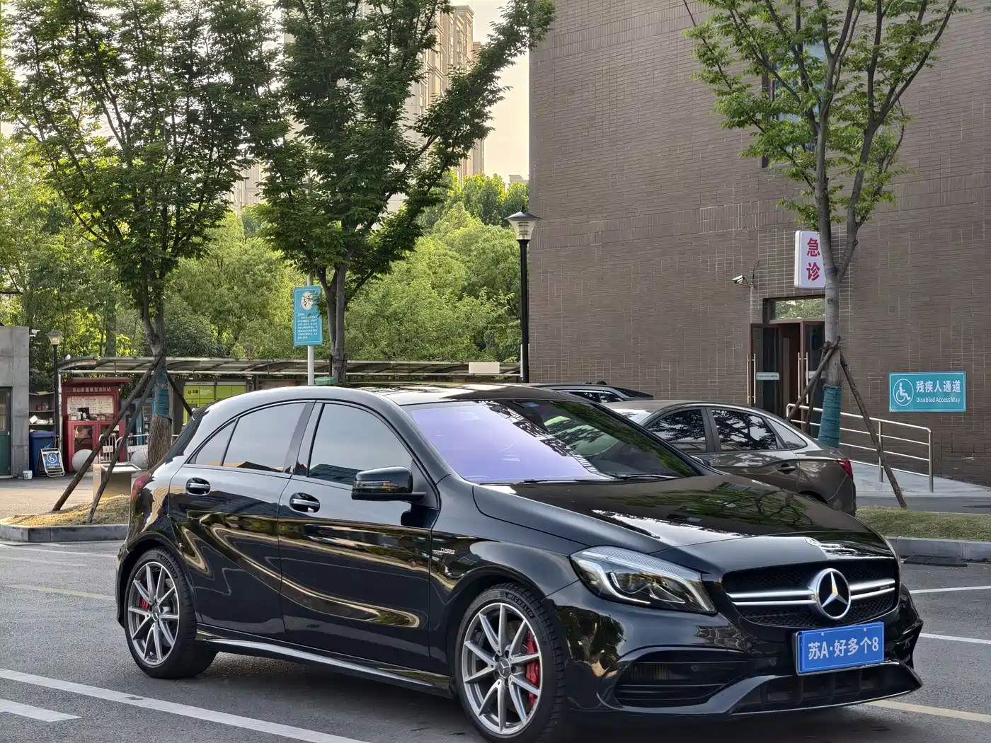 Mercedes-Benz A-Class AMG (Import) 2017 Facelift AMG A 45 4MATIC фото 3