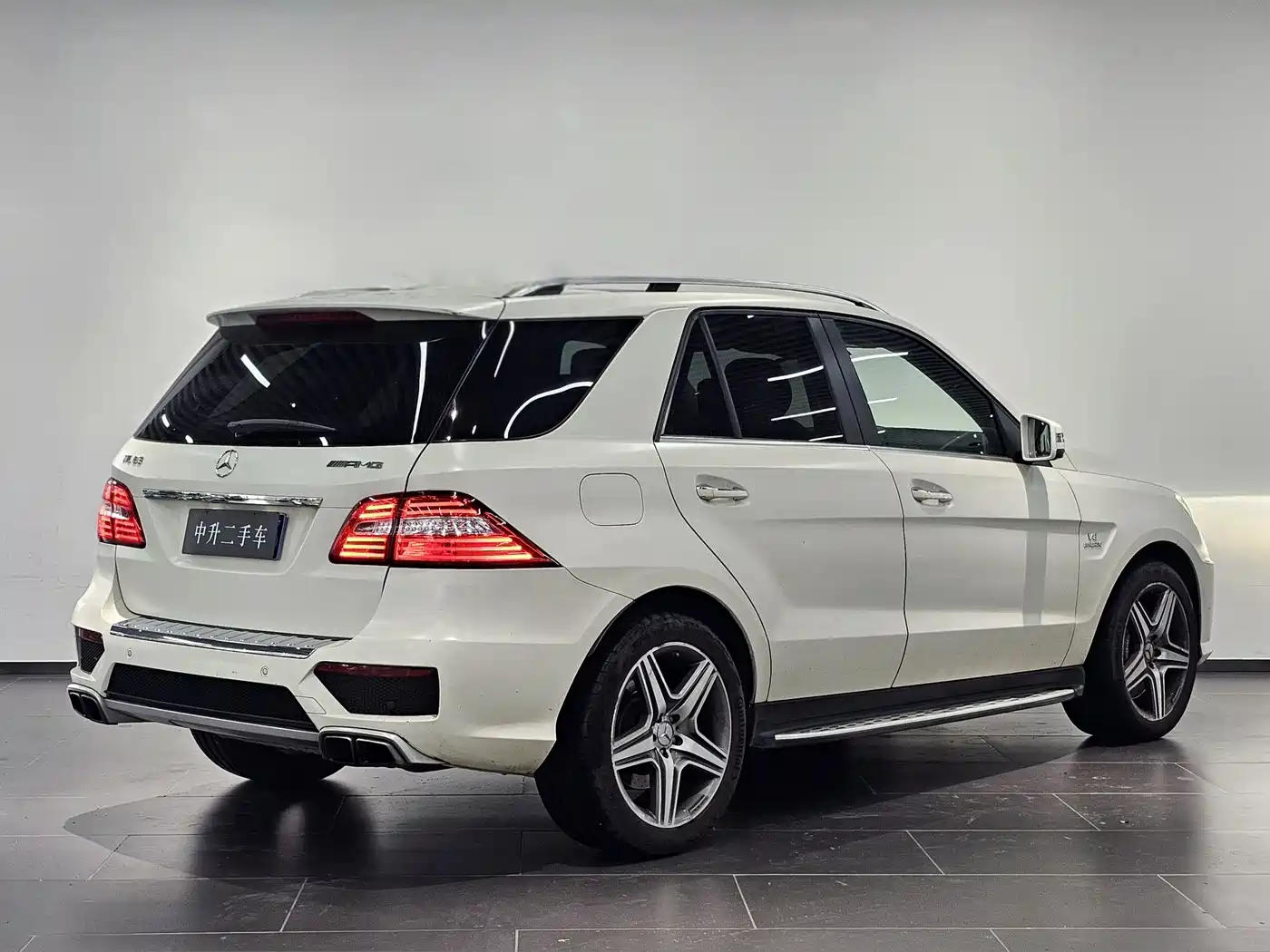 Mercedes-Benz M-Class AMG 2012 AMG ML 63 фото 3