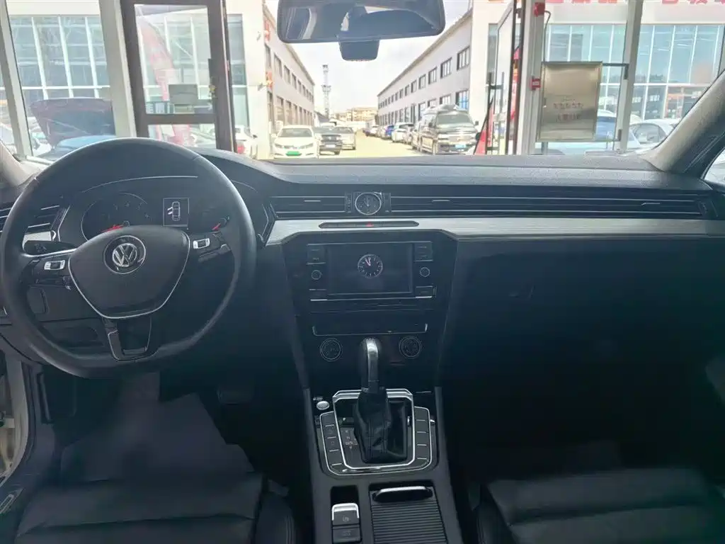 Volkswagen Magotan 2018 330TSI DSG Leading фото 15