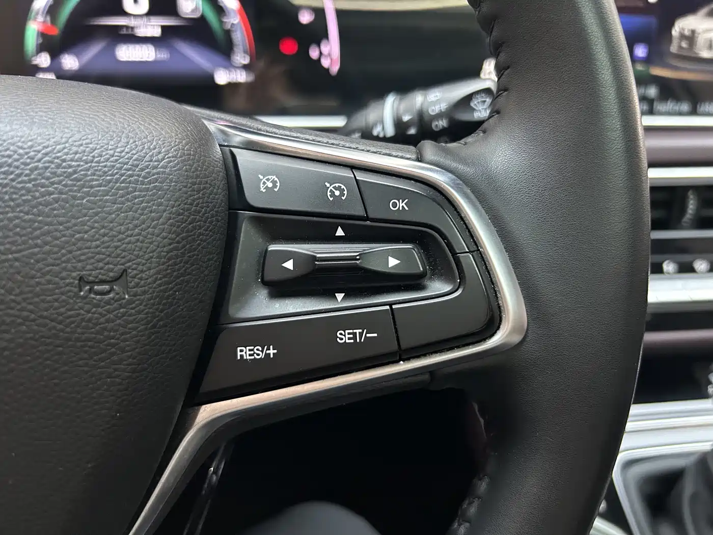GAC Trumpchi Trumpchi M6 2025 2023 PRO 270T DCT Luxury Edition