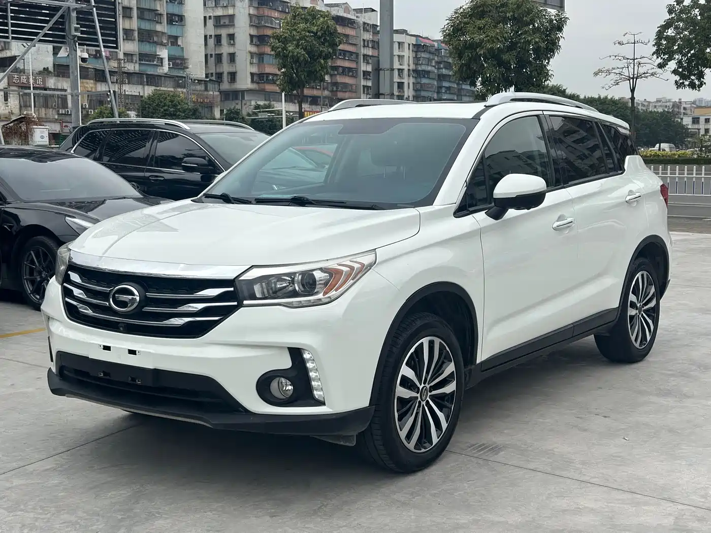 GAC Trumpchi Trumpchi GS4 2017 235T Automatic 2WD Luxury Smart Connected Edition фото 3