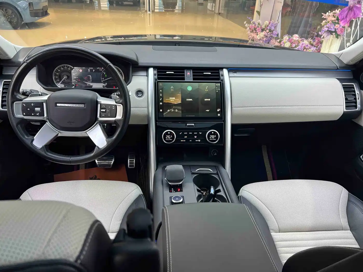 Land Rover Discovery 2023 360PS R-Dynamic S фото 22