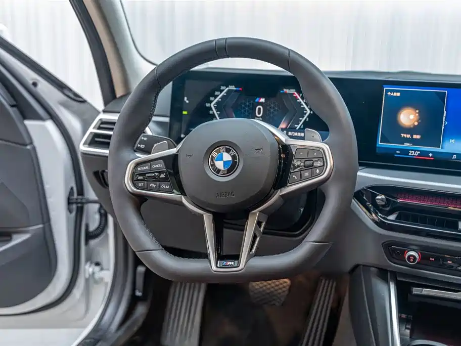 BMW 3 Series 2025 325i M Sport Package фото 12