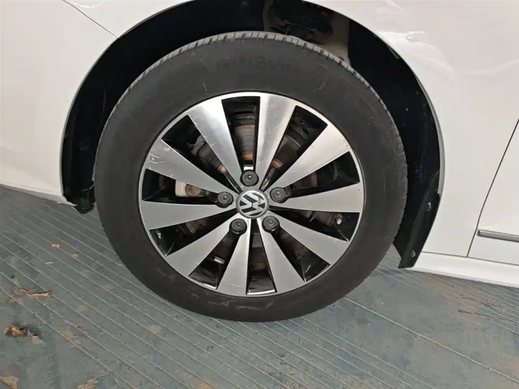 Volkswagen Sagitar 2018 1.6L Automatic Comfort фото 23