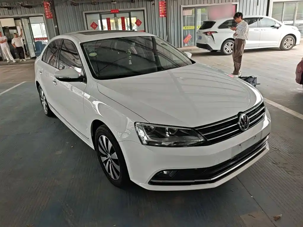 Volkswagen Sagitar 2018 1.6L Automatic Comfort фото 4
