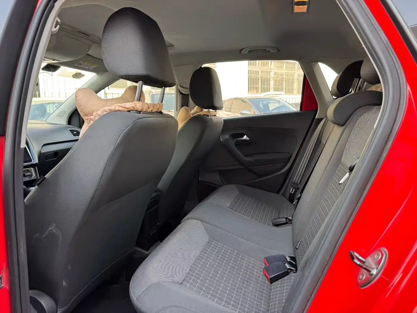 Volkswagen Polo 2016 1.6L Automatic Comfort фото 6