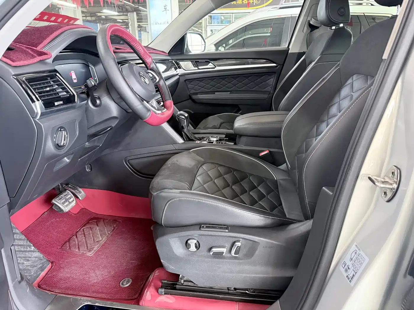Volkswagen Teramont 2019 Model Teramont X 380TSI 4WD Prestige Luxury Edition фото 8