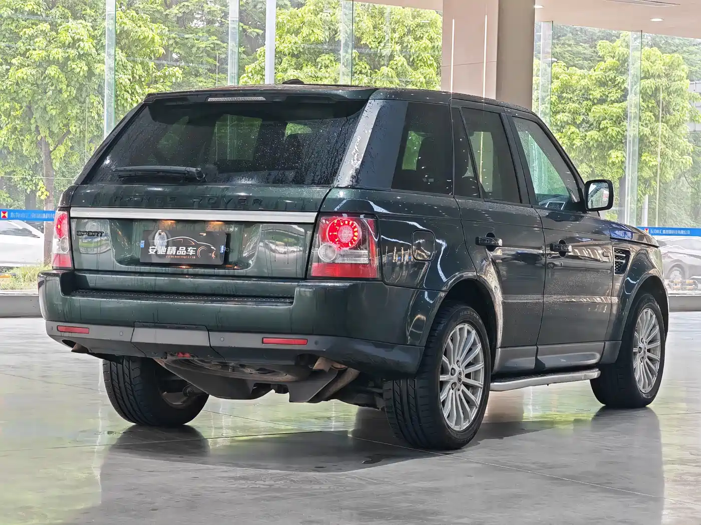 Land Rover Range Rover Sport 2011 3.0 TDV6 Diesel фото 16