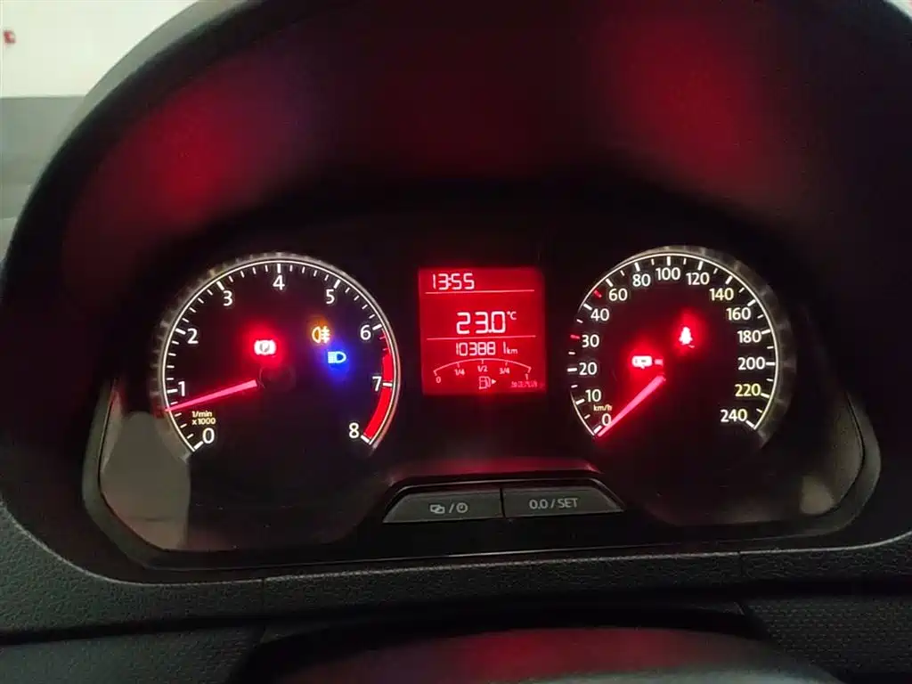Volkswagen Jetta 2015 1.6L Manual Trend фото 12