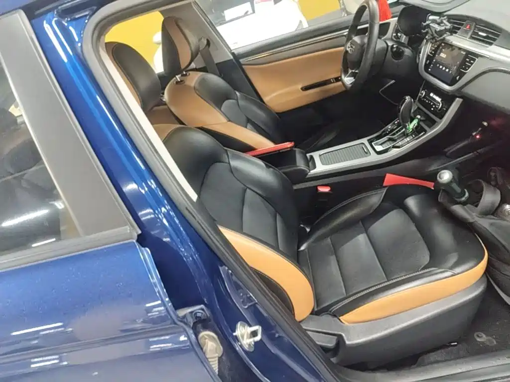 Фото 25 - Geely Emgrand GL