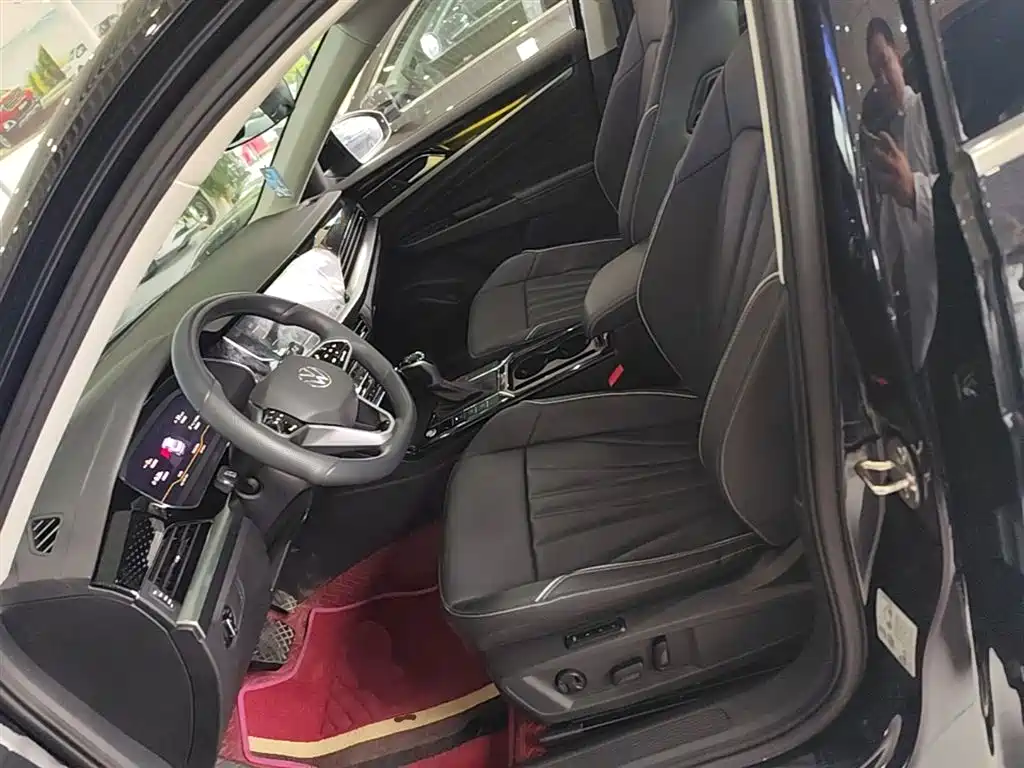 Volkswagen Passat 2024 380TSI Elite Edition фото 15