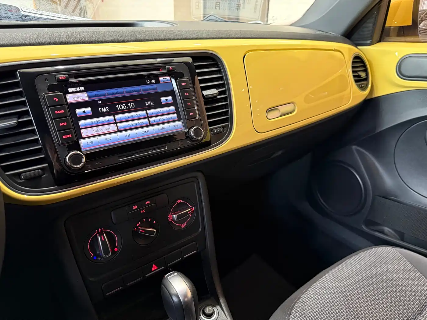 Volkswagen Beetle 2015 180TSI фото 8
