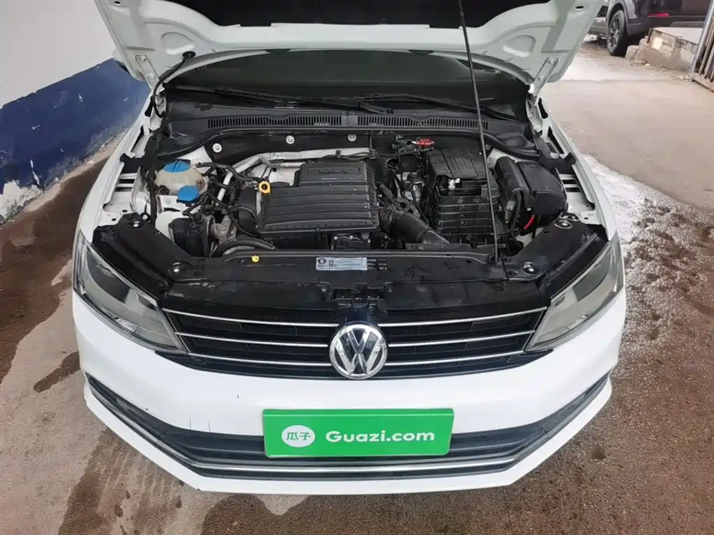 Volkswagen Sagitar 2015 1.6L Automatic Comfort фото 20