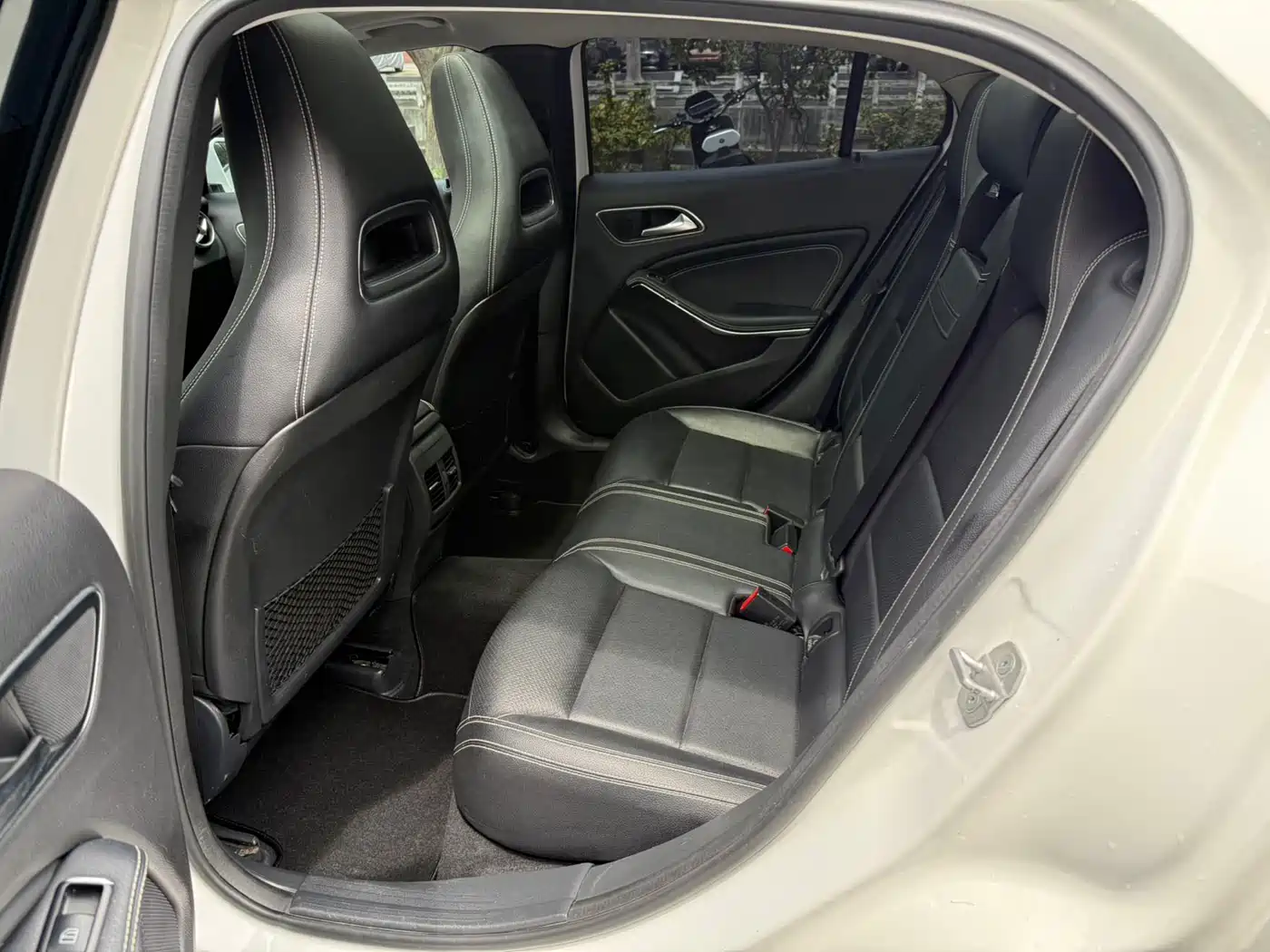 Mercedes-Benz GLA 2016 GLA 220 4MATIC Luxury фото 12