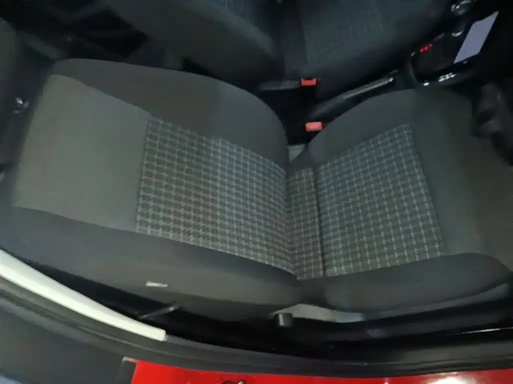 Volkswagen Polo 2016 1.6L Automatic Comfort фото 25