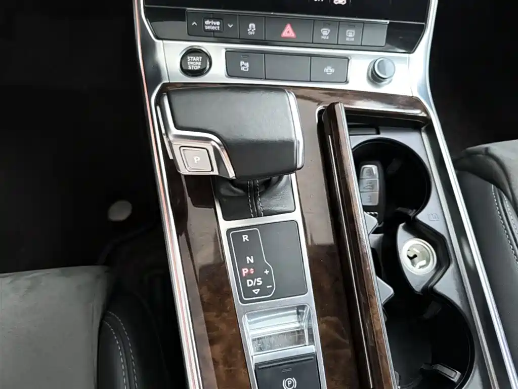 Audi A6L 2021 45 TFSI Exclusive Sport фото 14