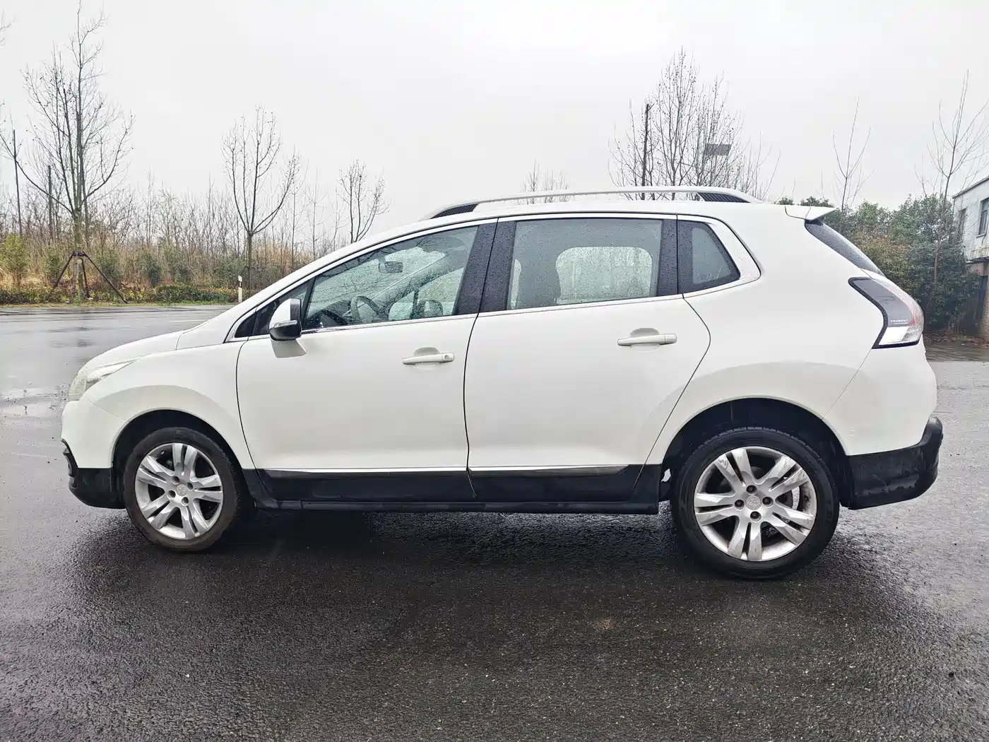 Peugeot 3008 2016 2.0L Automatic Standard Edition фото 9