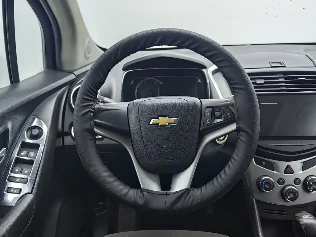 Фото 11 - Chevrolet Trax