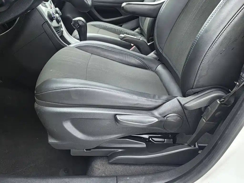 Фото 20 - Chevrolet Trax