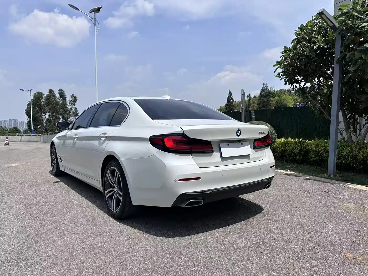 BMW 5 Series 2022 530Li Leading Luxury Package фото 4