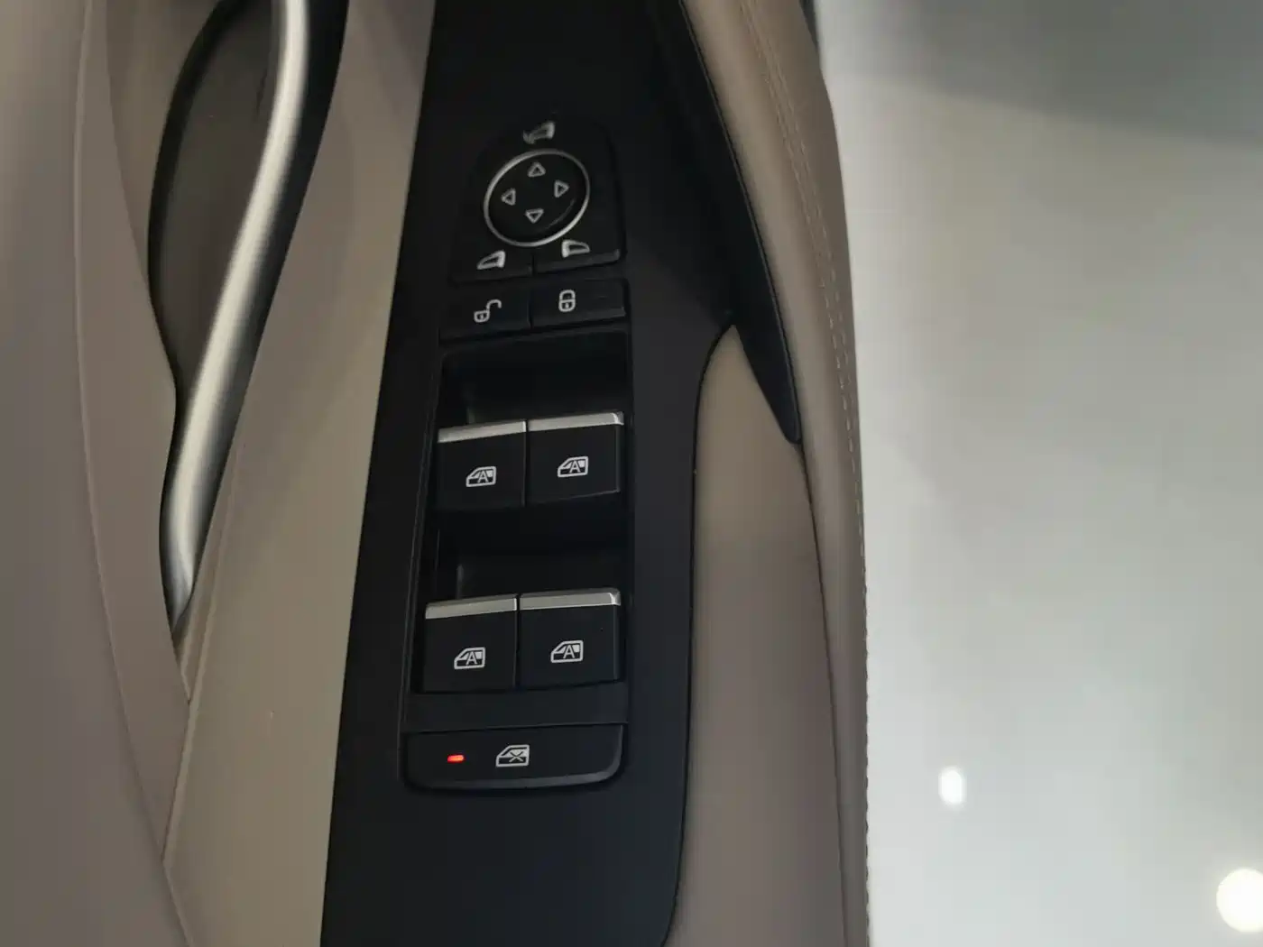 BYD Song Pro New Energy 2024 Glory Edition DM-i 110KM Surpassing фото 8