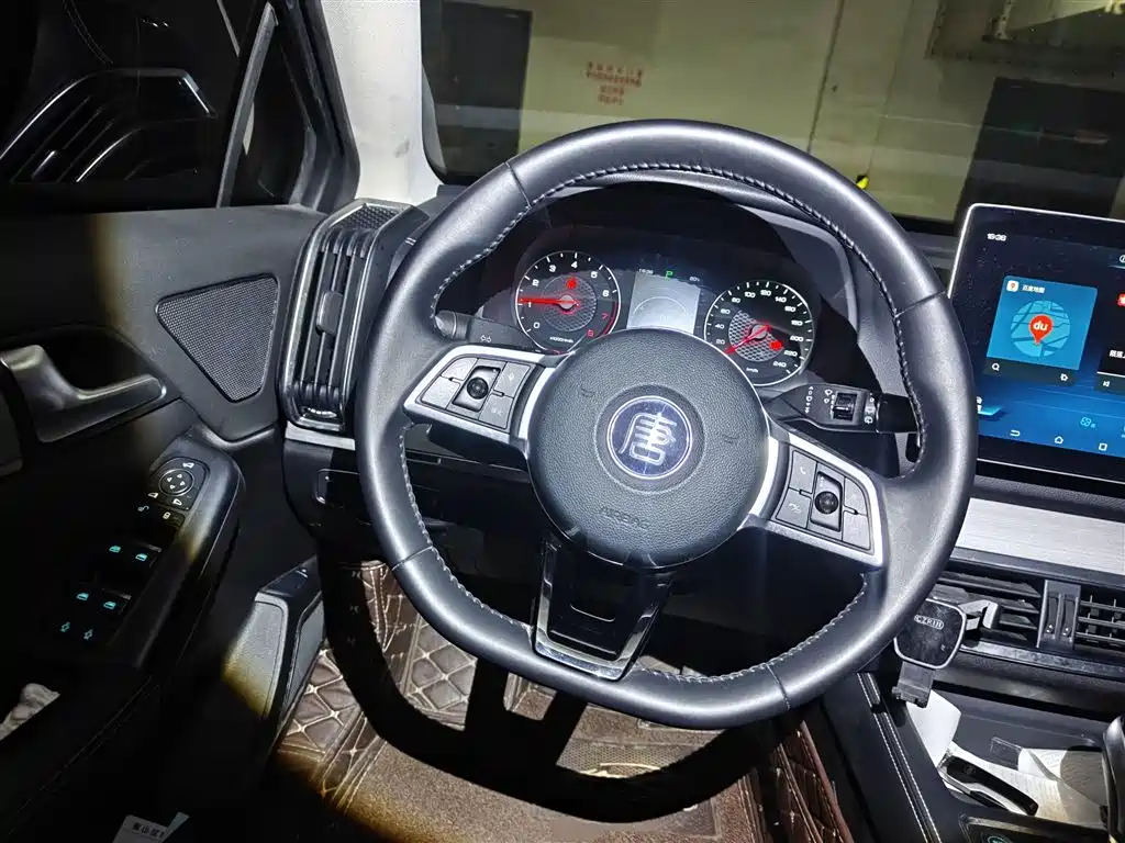 BYD Tang 2018 2.0T Automatic Smart Connection Delight Edition 7-Seater China V фото 6