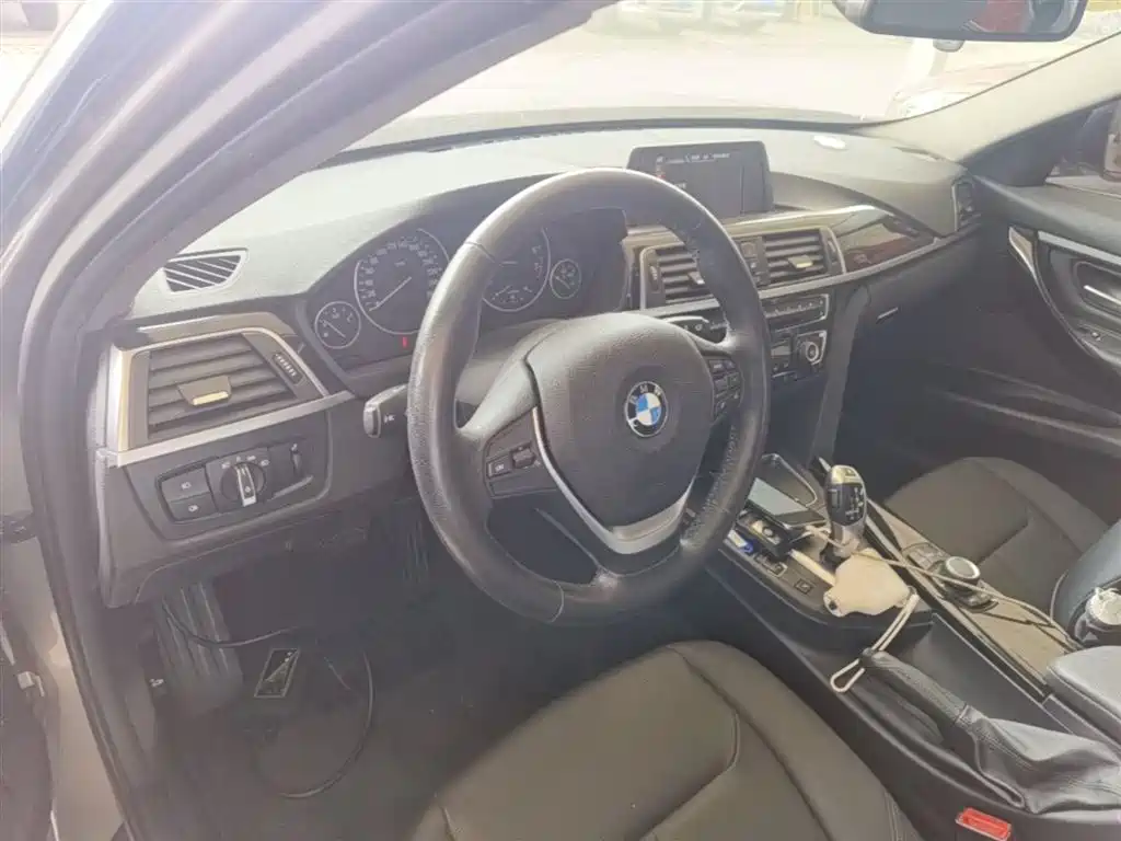 BMW 3 Series 2017 320Li Fashion фото 10