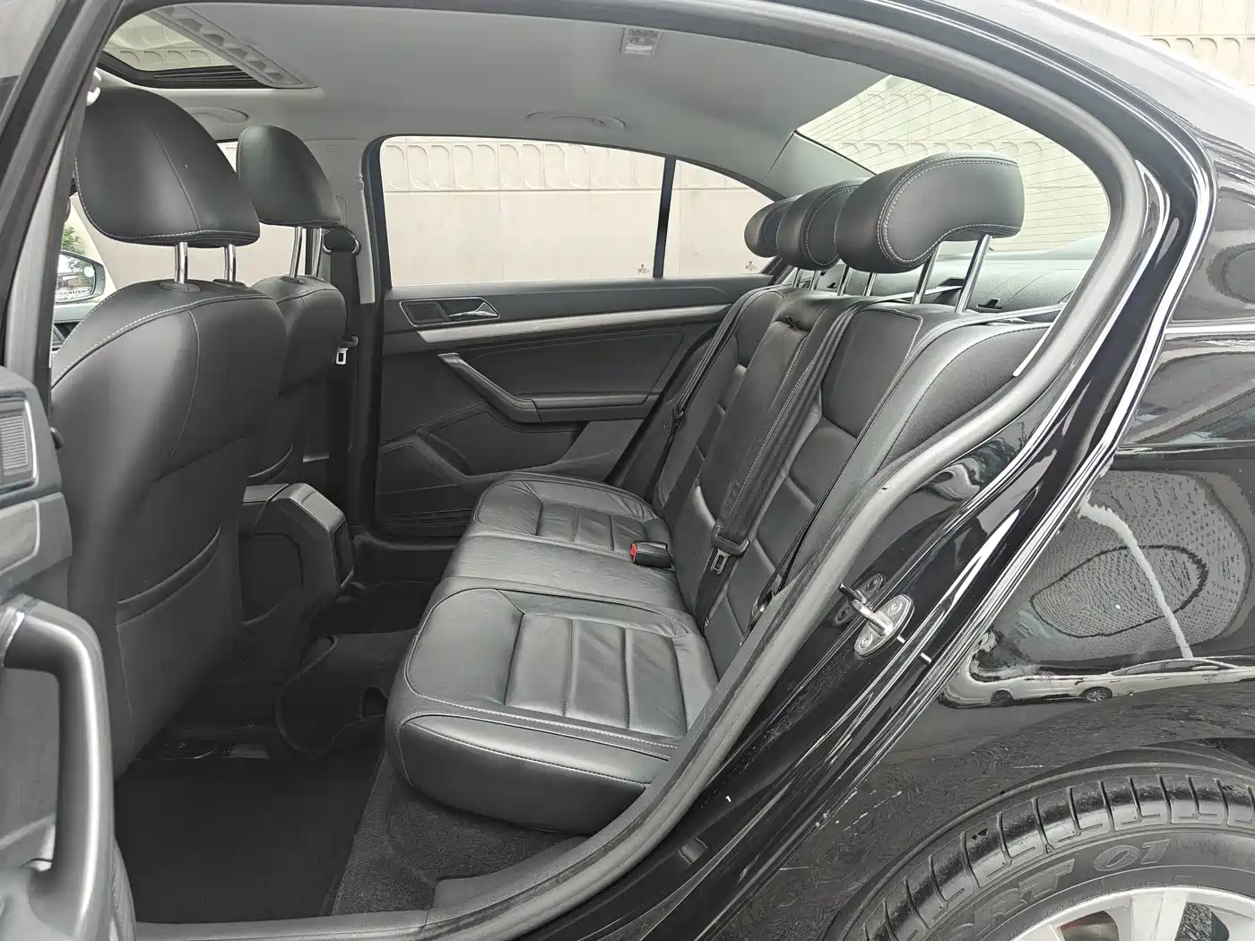 Volkswagen Lavida 2015 1.6L Automatic Comfort Edition фото 6