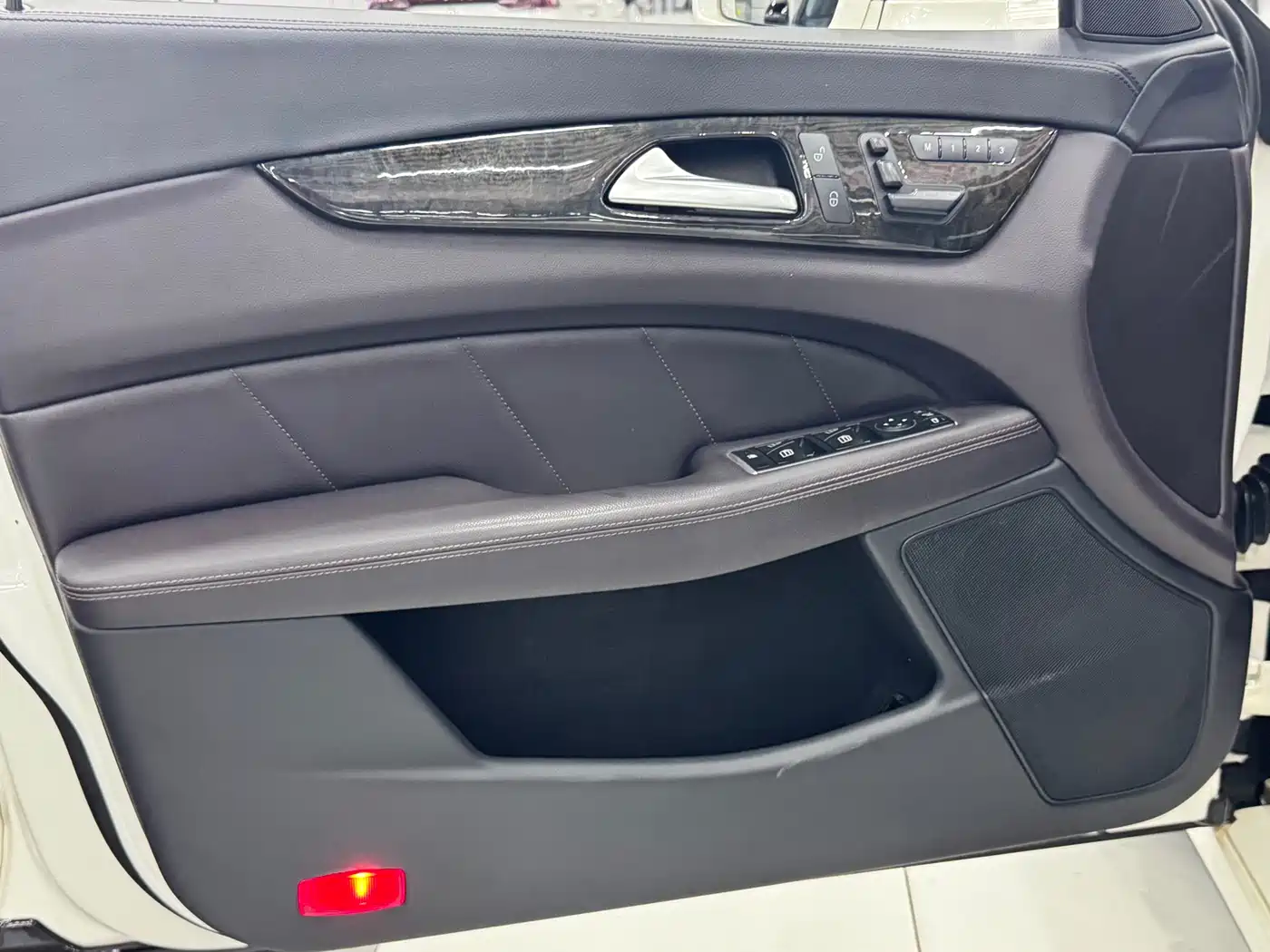 Mercedes-Benz CLS 2012 CLS 300 CGI фото 5