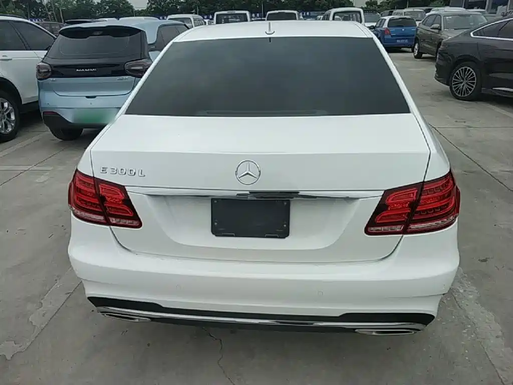Mercedes-Benz E-Class 2014 E 300 L Sport фото 6