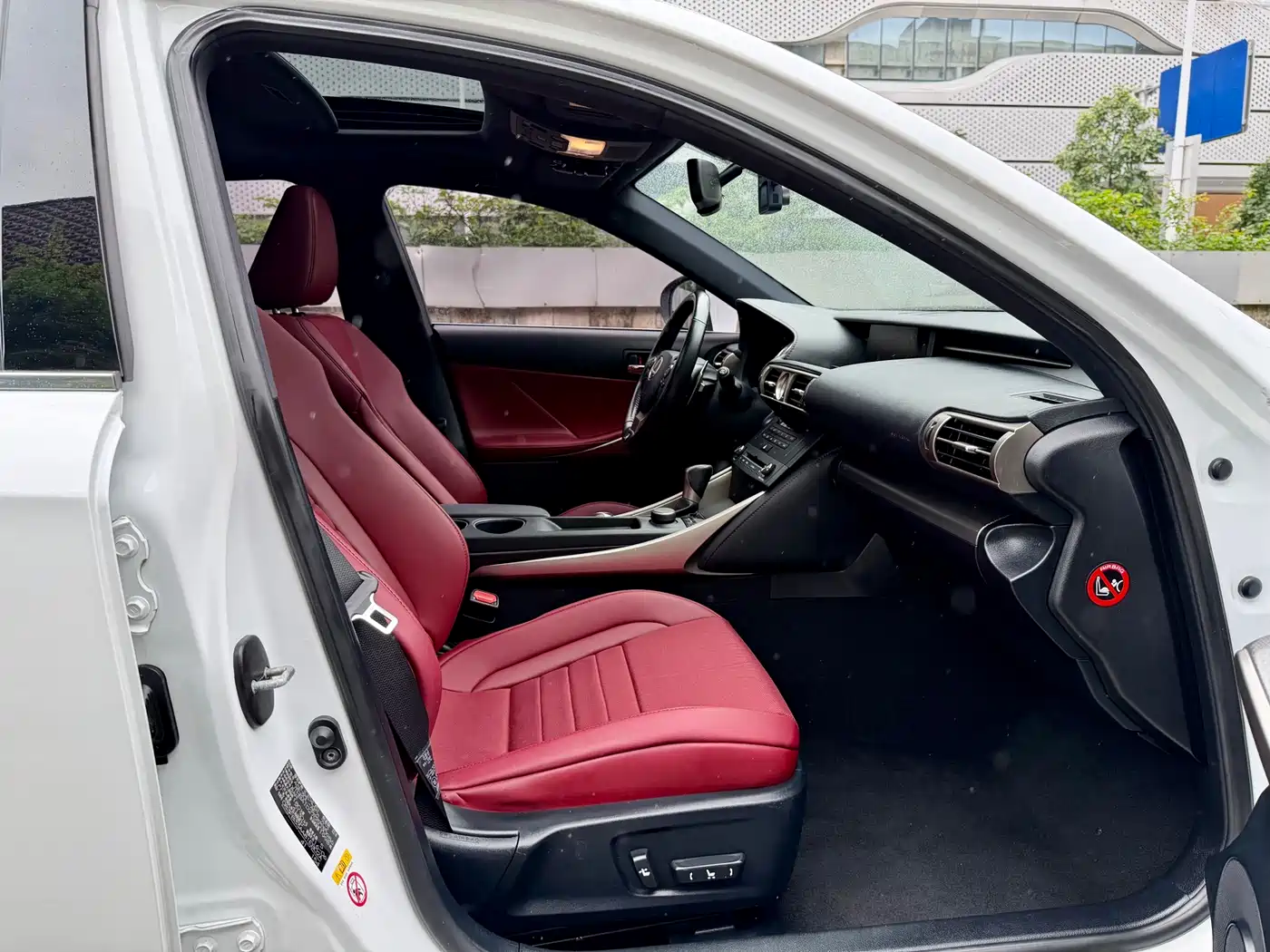 Lexus IS 2015 200t F SPORT фото 19