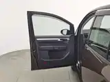 Photo 8 - Volkswagen Touran