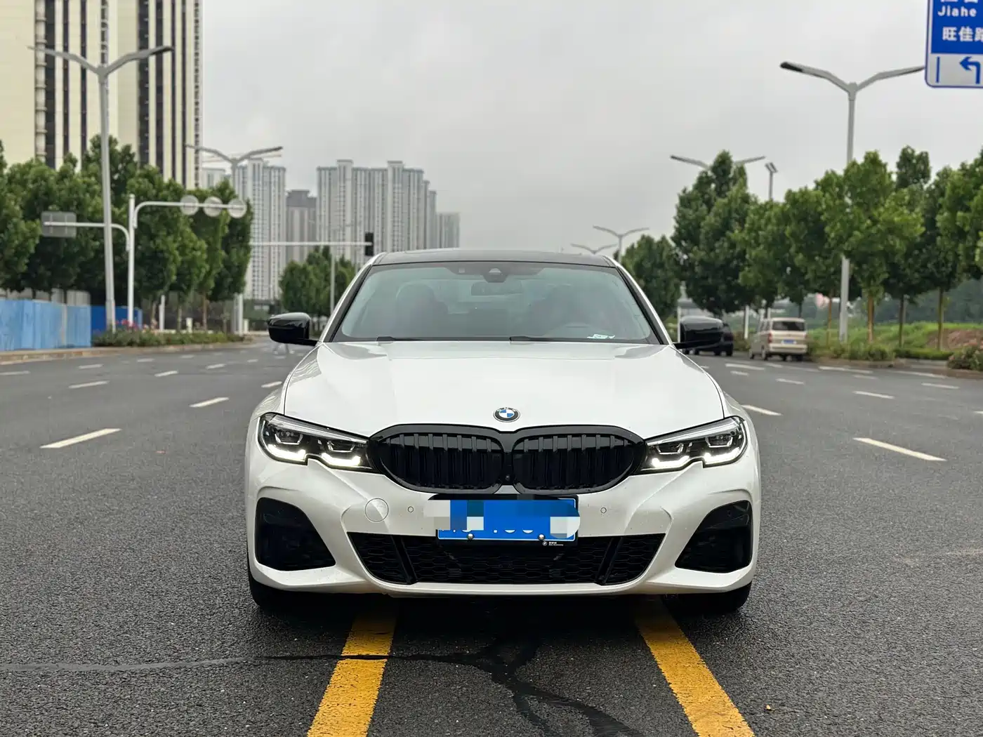 BMW 3 Series 2021 Facelift 325Li M Sport Shadow Edition фото 2