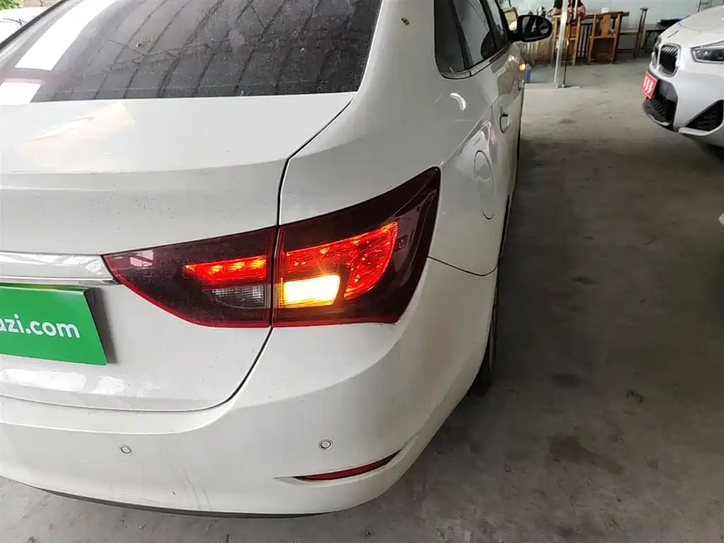 Buick Excelle 2015 15N Automatic Luxury фото 8