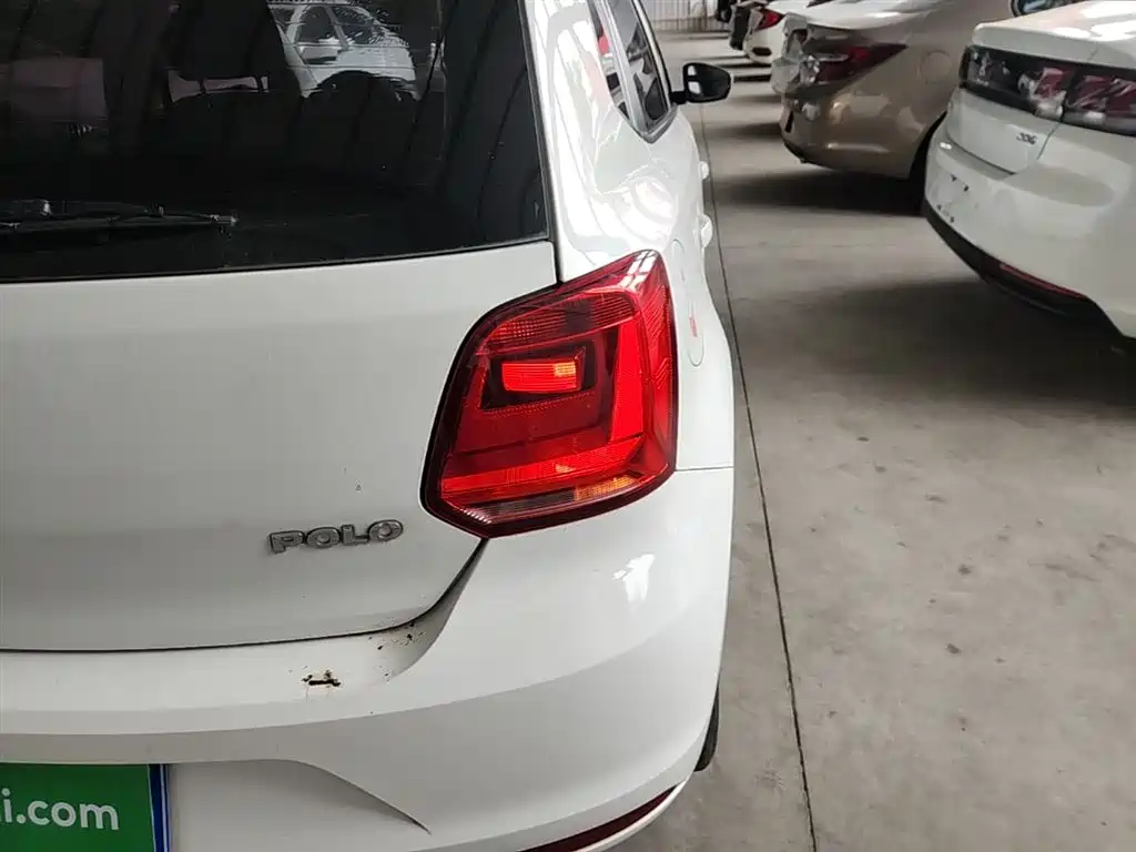 Volkswagen Polo 2016 1.4L Manual Trend фото 8