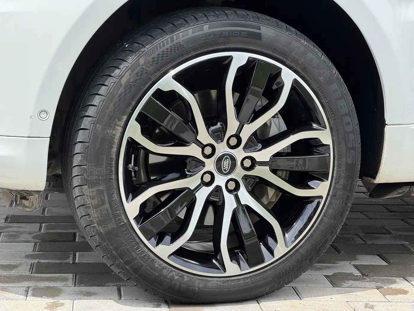 Land Rover Range Rover Sport 2021 3.0 L6 Gloss Black Edition фото 18