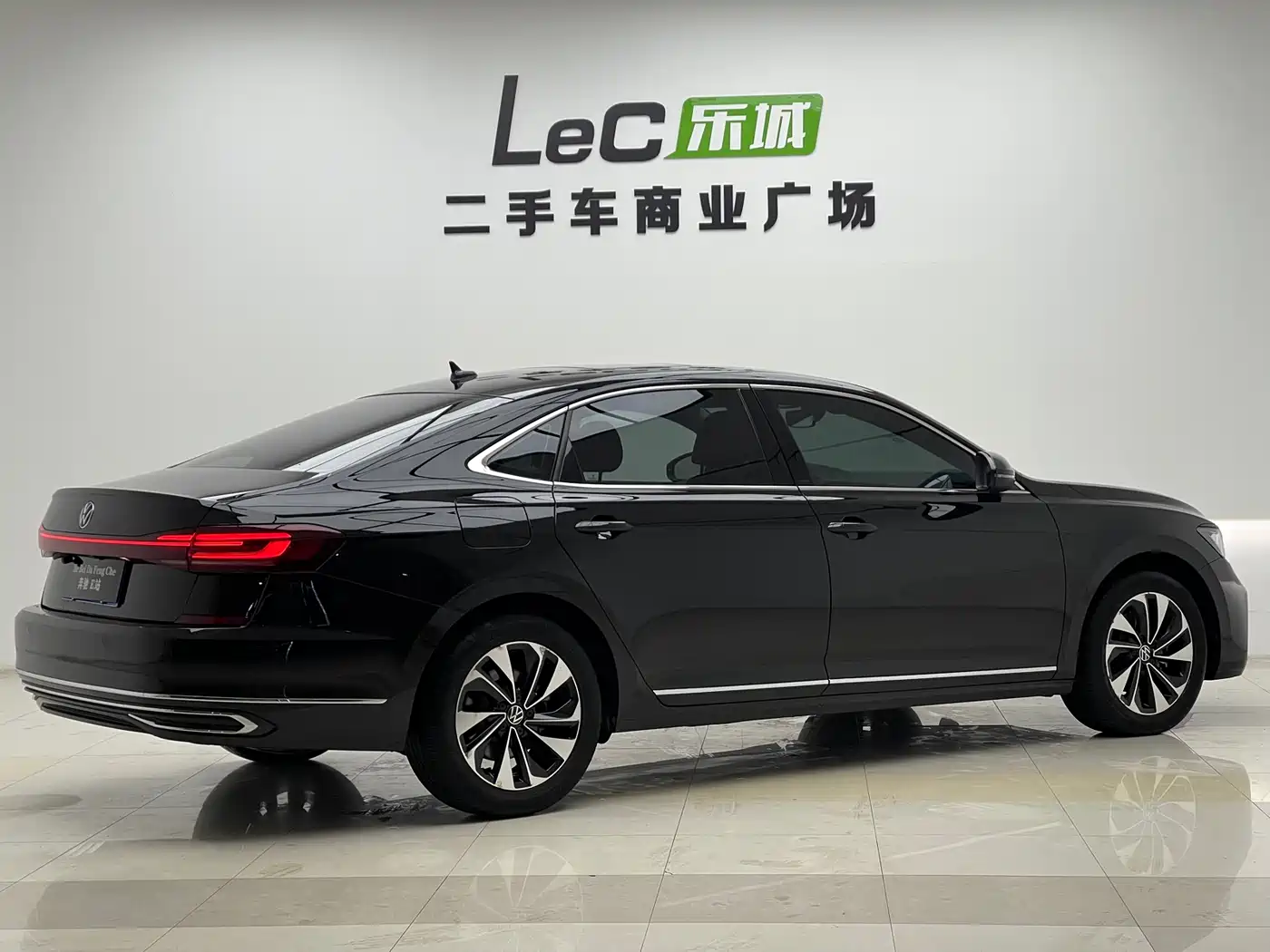 Volkswagen Passat 2023 330TSI Starlight Elite Edition фото 15