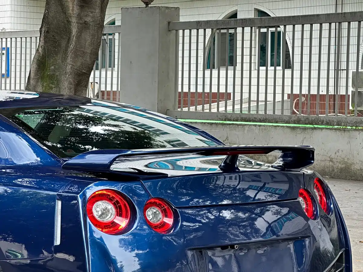 Nissan GT-R 2014 3.8T Premium Edition Black Interior фото 12