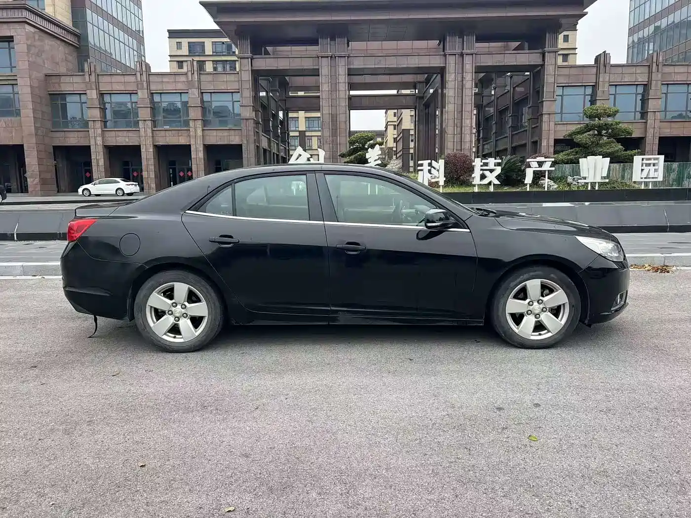 Chevrolet Malibu 2012 2.0L Automatic Comfort Edition фото 8