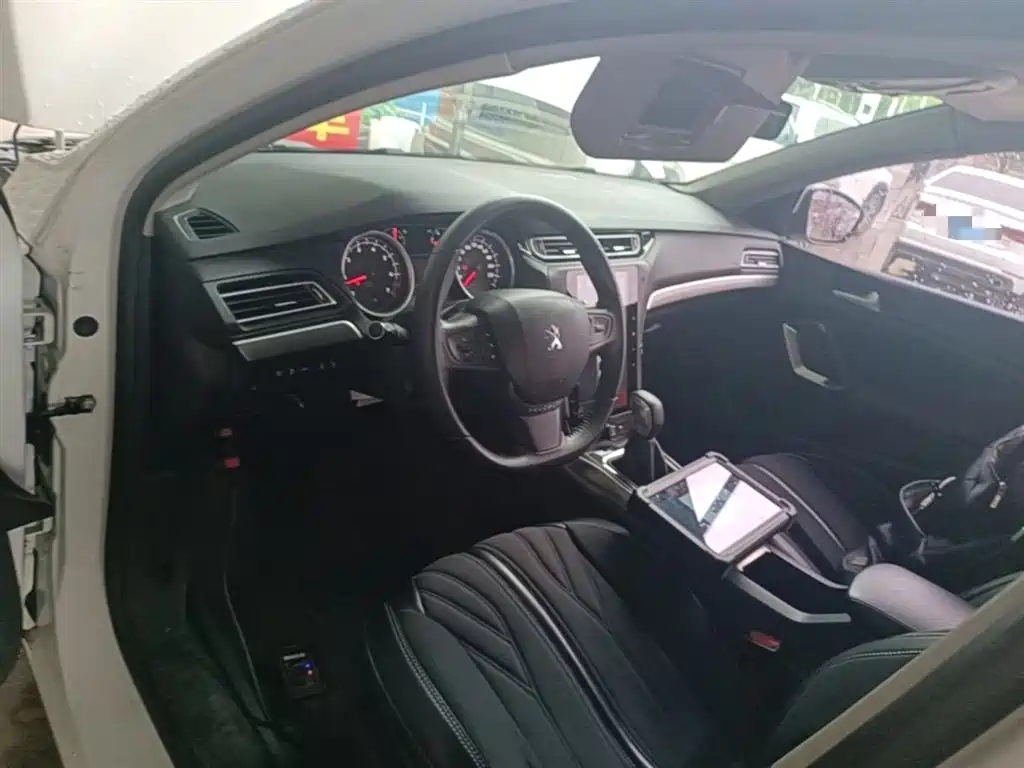 Peugeot 408 2018 350THP Automatic Luxury Edition фото 10