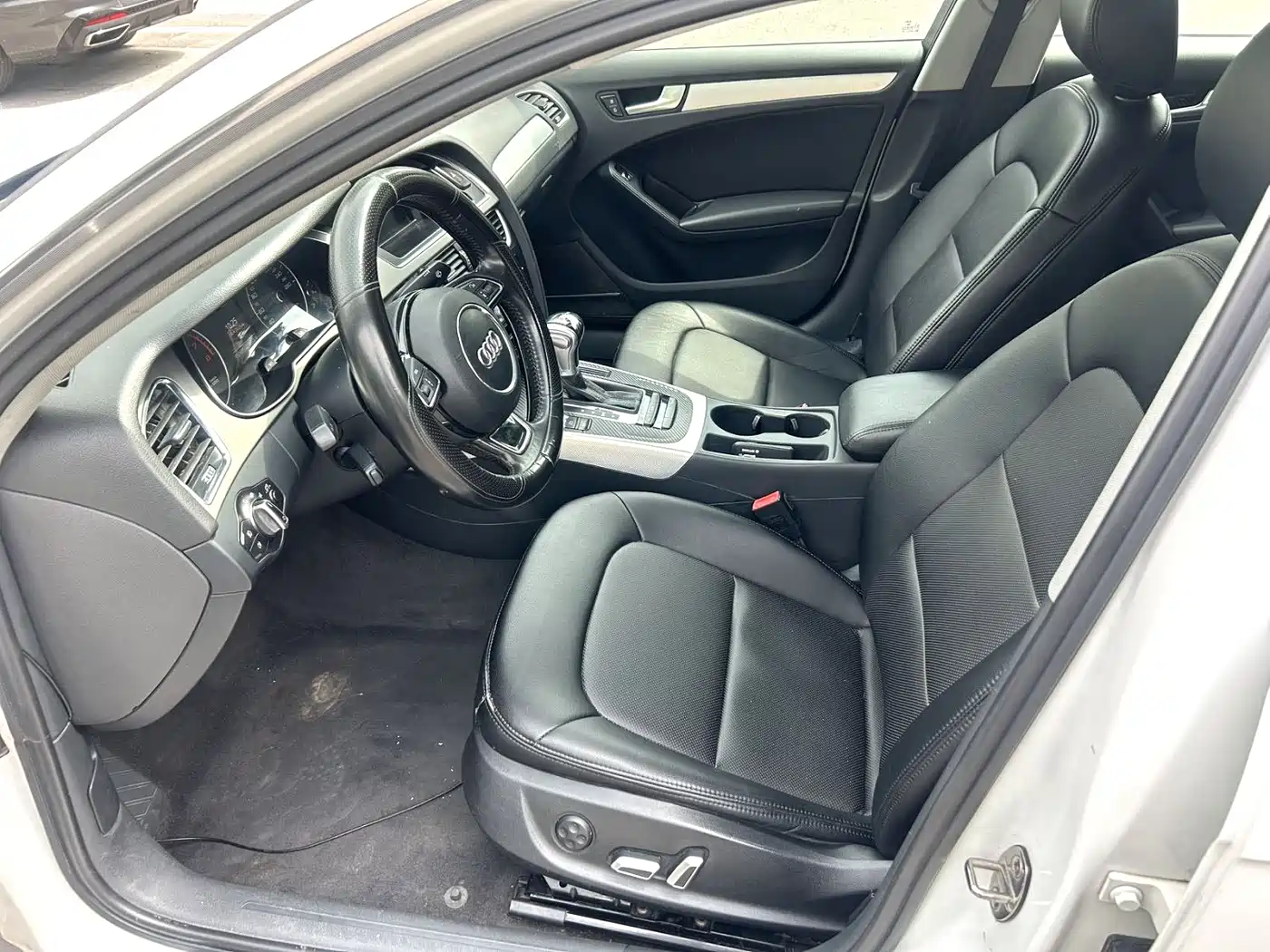 Audi A4L 2016 35 TFSI Automatic Standard фото 3