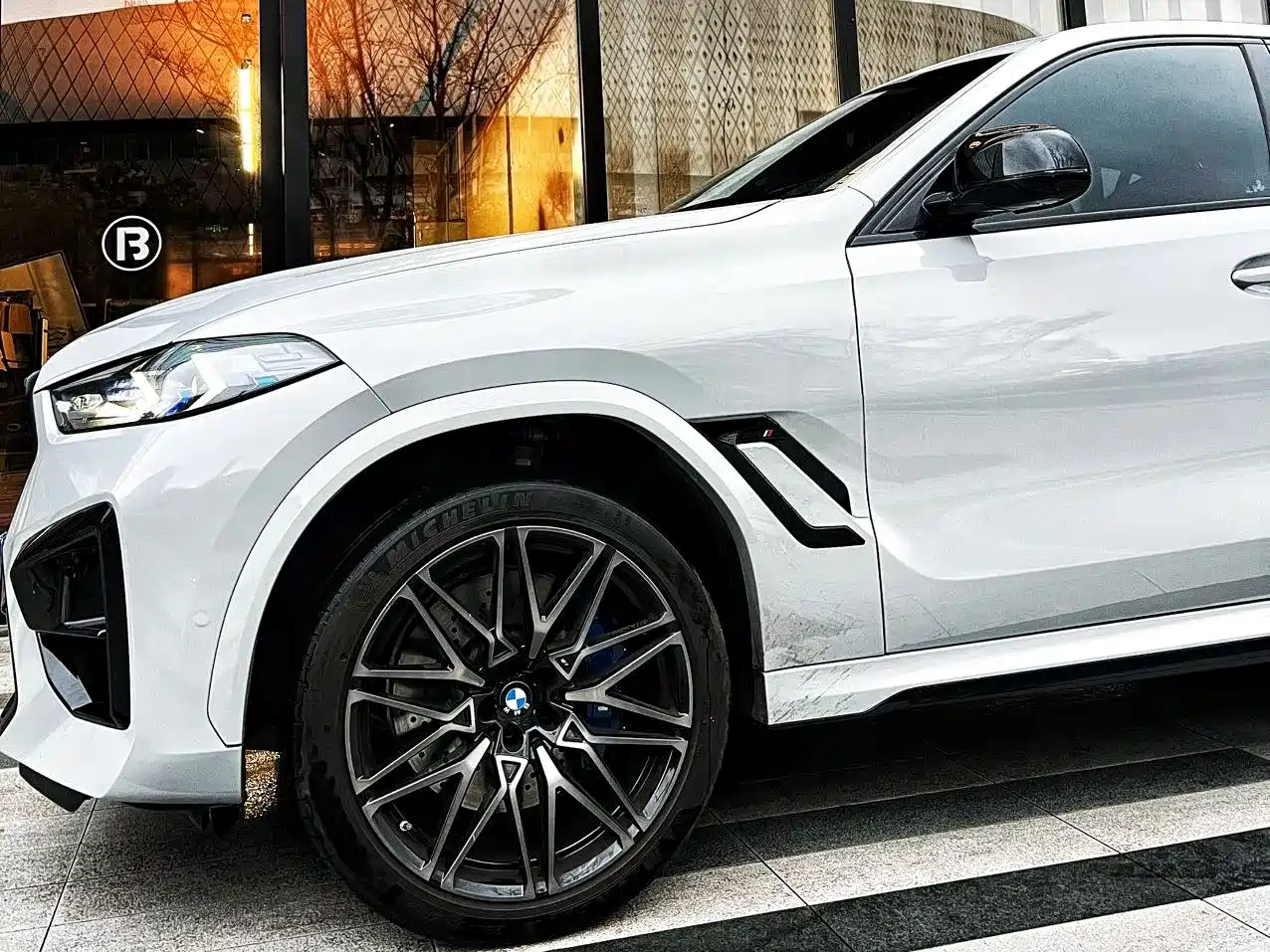 BMW X6 M 2023 Model X6 M Thunder Edition фото 5