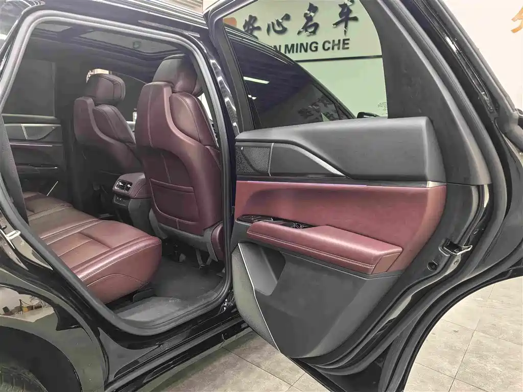 Cadillac XT5 2024 2025 Model 2.0T Platinum