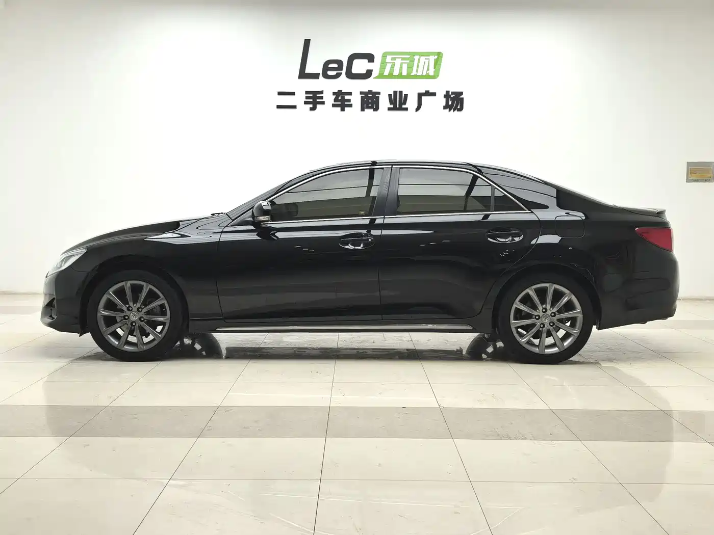 Toyota Reiz 2013 2.5V Premium Edition фото 4