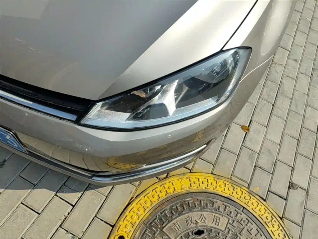 Volkswagen Golf 2016 230TSI Manual Comfort фото 24