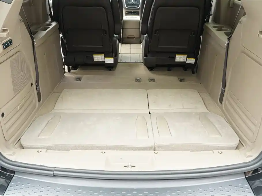 Chrysler Grand Voyager (Import) 2017 2013 3.6L Luxury Edition