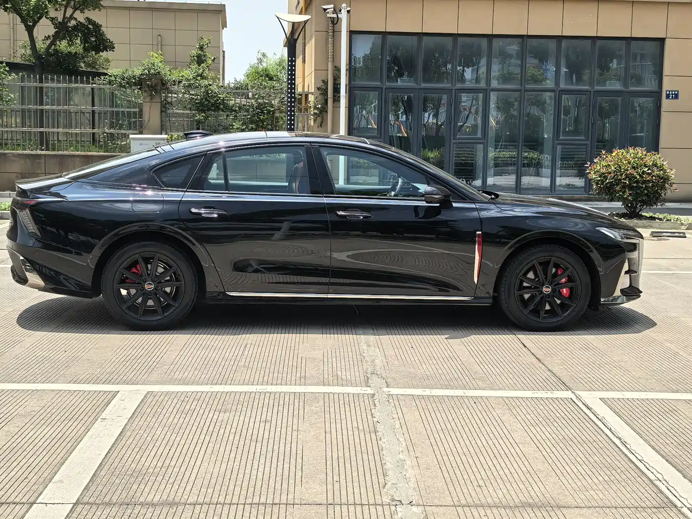 Hongqi H6 2025 Model 2.0T Fashion Edition фото 4